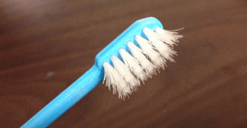 歯ブラシ（実験後）